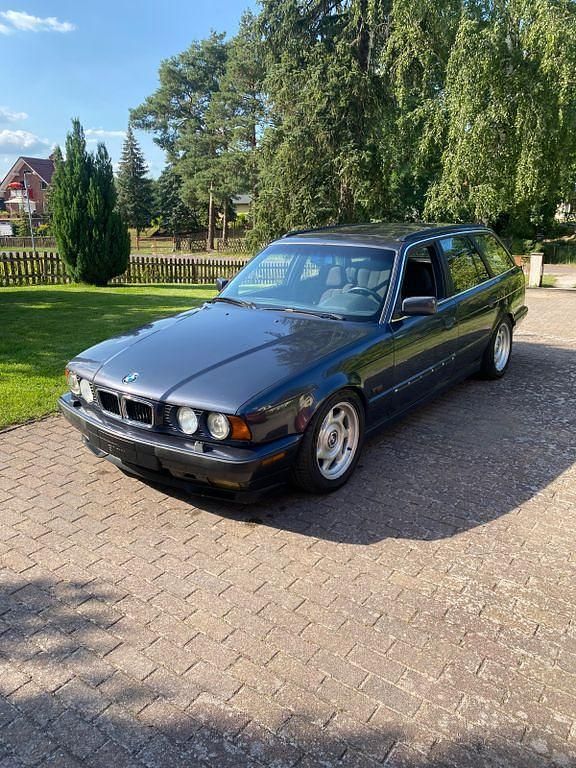 Grau Gebraucht 1995 BMW 540 Performance Kombi | 8.200 € - Bild 1/4