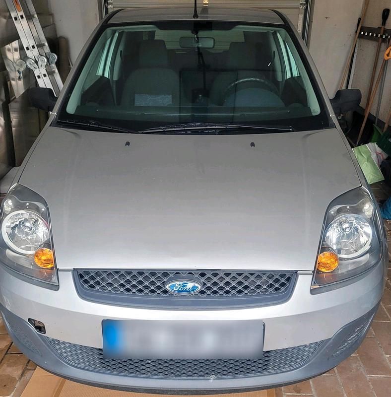 Gebraucht Ford Fiesta 69 PS (50 kW) 2006 Silber Kleinwagen