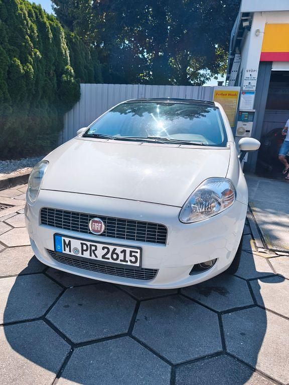Weiß Gebraucht 2009 Fiat Grande Punto Active Kleinwagen | 3.499 € (Teuer) - Bild 1/4