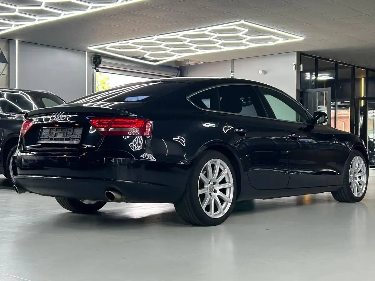 Gebraucht Audi A5 Ambiente 190 PS (139 kW) 2010 Schwarz Coupé