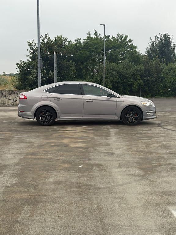 Grau Gebraucht 2011 Ford Mondeo Titanium S Limousine | 8.000 € (Teuer) - Bild 1/4