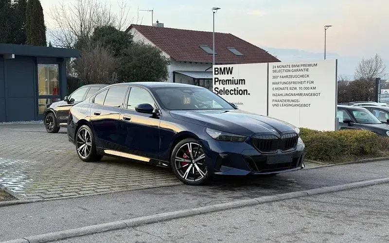 Neu BMW 540 Comfort Edition 303 PS (222 kW) 2026 Blau Limousine