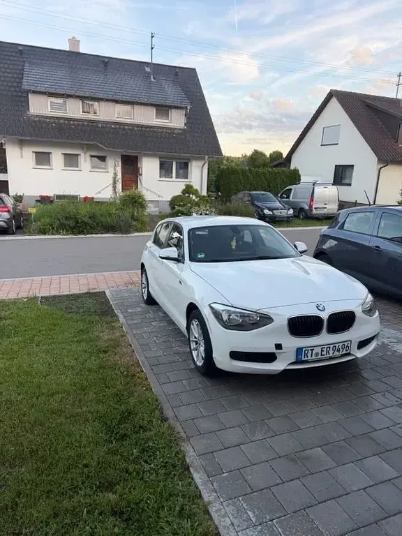 Gebraucht BMW 116 Sport Line 136 PS (100 kW) 2015 Weiß Kleinwagen