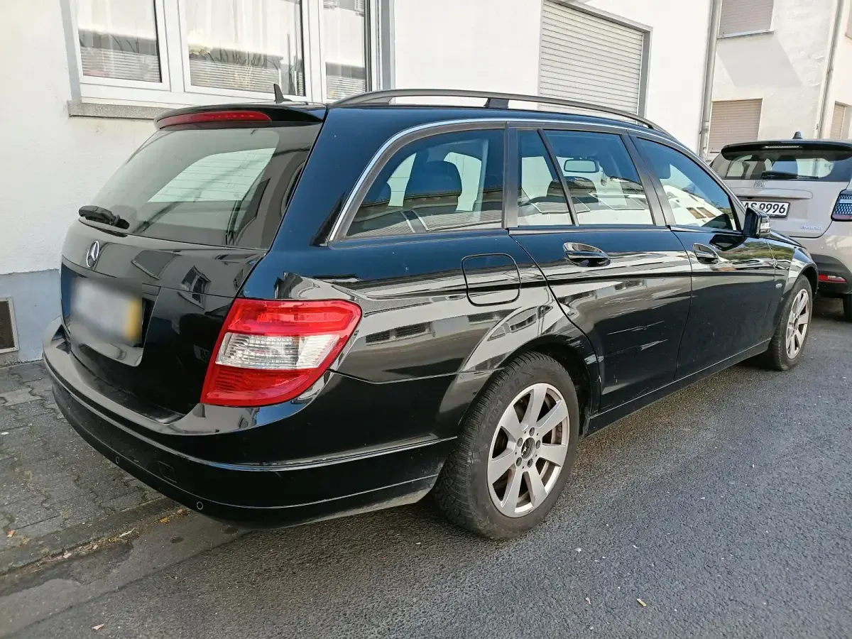 Gebraucht Mercedes C180 155 PS (114 kW) 2010 Schwarz Kombi