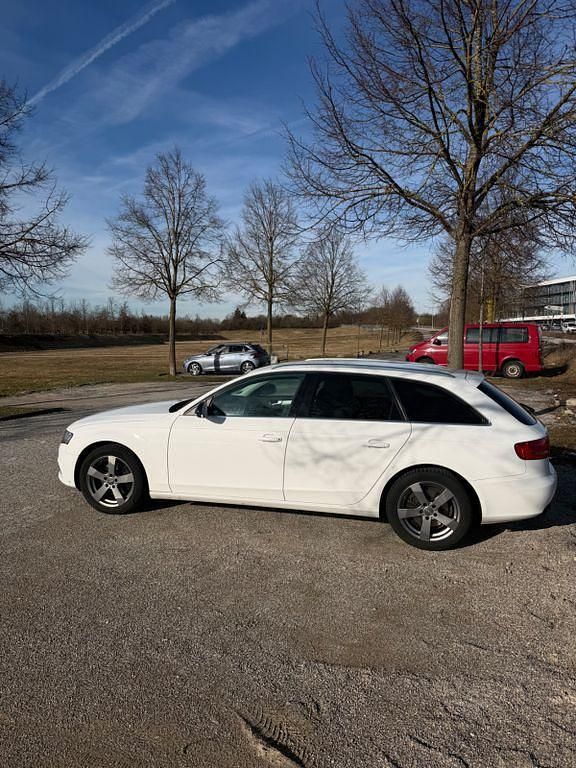 Gebraucht Audi A4 S-Line 160 PS (117 kW) 2010 Weiß Kombi