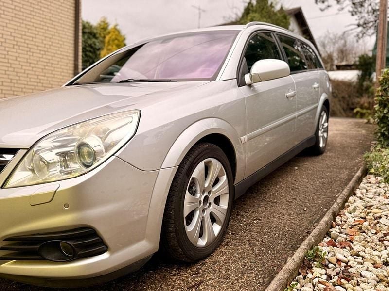 Silber Gebraucht 2006 Opel Vectra Edition Kombi | 1.998 € (Guter Preis) - Bild 1/4