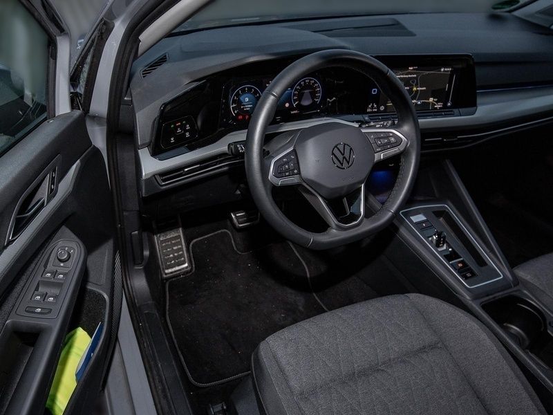 Gebraucht VW Golf VIII Move 110 PS (80 kW) 2023 Grau Limousine