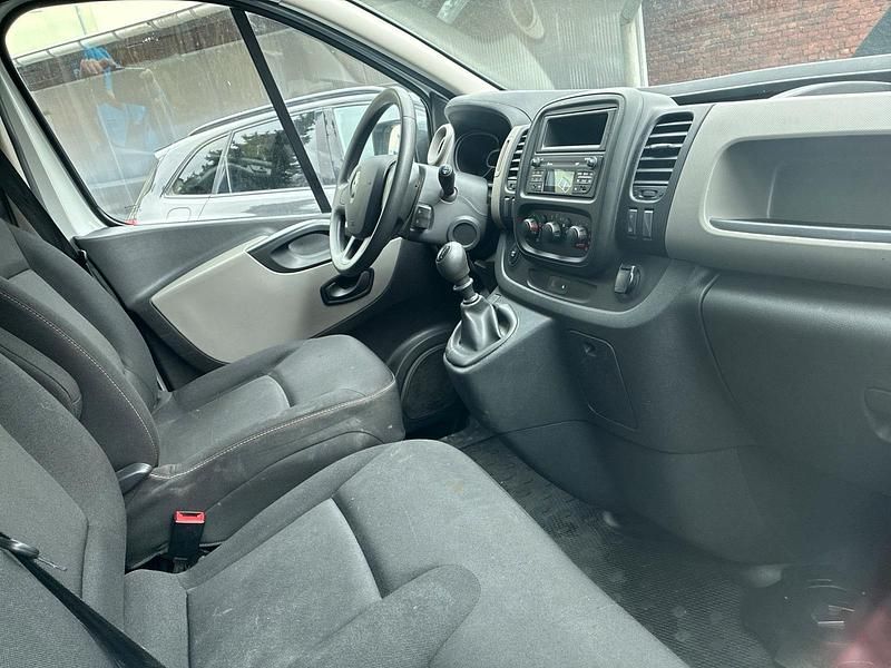 Gebraucht Renault Trafic 95 PS (69 kW) 2019 Weiß Van / Kleinbus