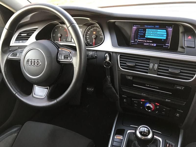 Gebraucht Audi A4 Ambition 204 PS (150 kW) 2013 Schwarz Kombi