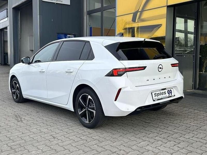 Gebraucht Opel Astra 131 PS (96 kW) 2025 Lack weiss banquise Limousine