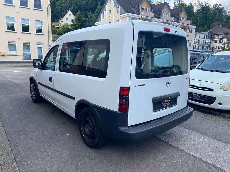 Gebraucht Opel Combo 94 PS (69 kW) 2008 Weiß Van / Kleinbus
