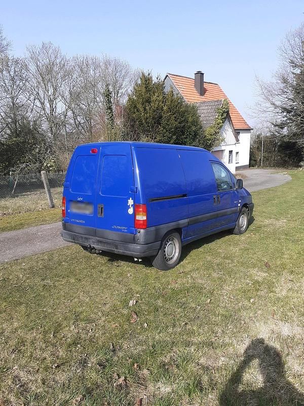 Second-hand Citroën Jumpy 94 CP (69 kW) 2006 Albastru Monovolum