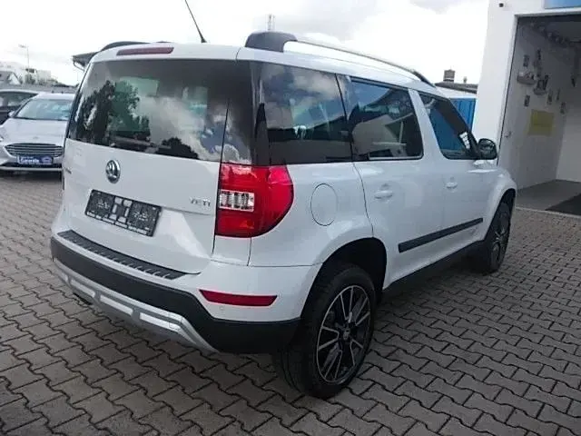 Gebraucht Skoda Yeti Elegance 110 PS (80 kW) 2014 Moonweiss metallic SUV