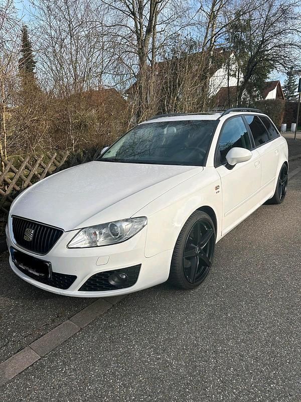 Weiß Gebraucht 2011 Seat Exeo Kombi | 4.900 € (Fairer Preis) - Bild 1/4
