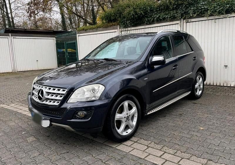 Gebraucht Mercedes ML300 204 PS (150 kW) 2010 Blau SUV