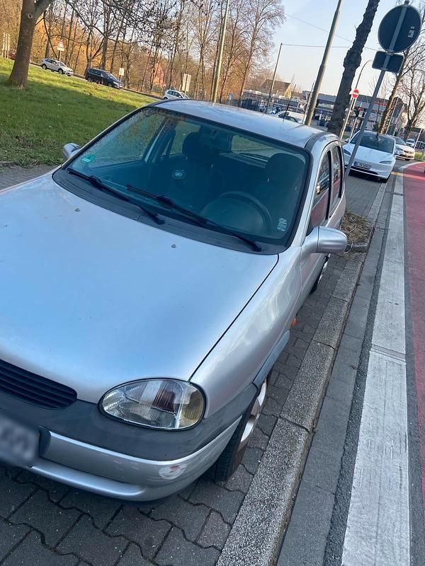 Gebraucht Opel Corsa 65 PS (47 kW) 2000 Silber Kleinwagen