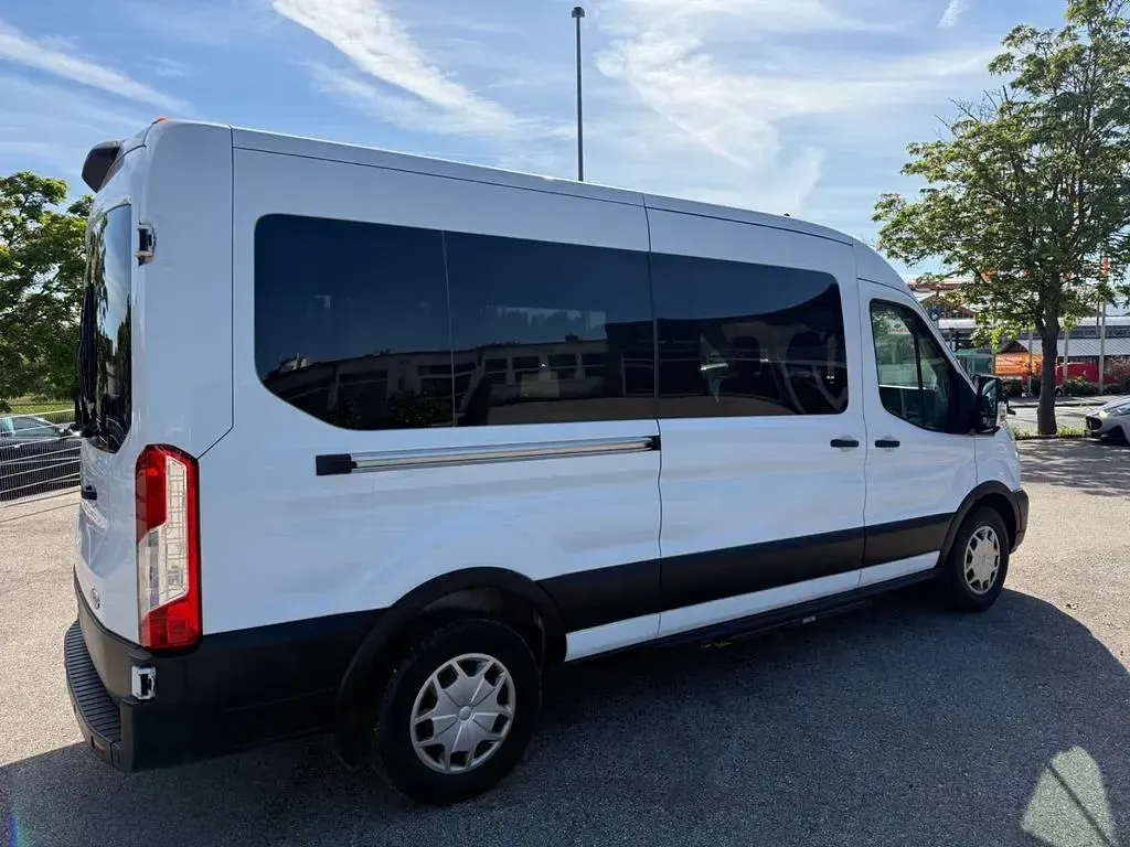 Gebraucht Ford Transit Trend 170 PS (125 kW) 2021 Weiß Kombi