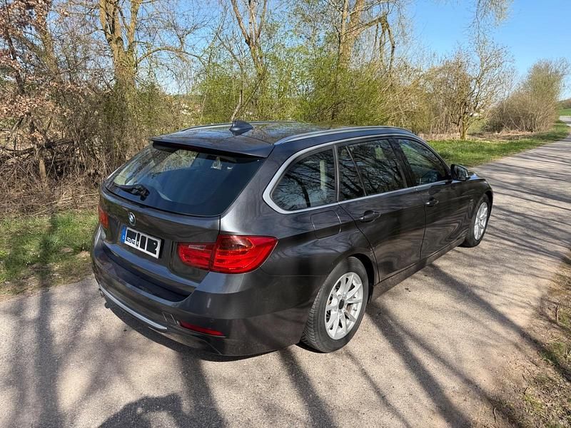 Gebraucht BMW 320 180 PS (132 kW) 2014 Grau Kombi