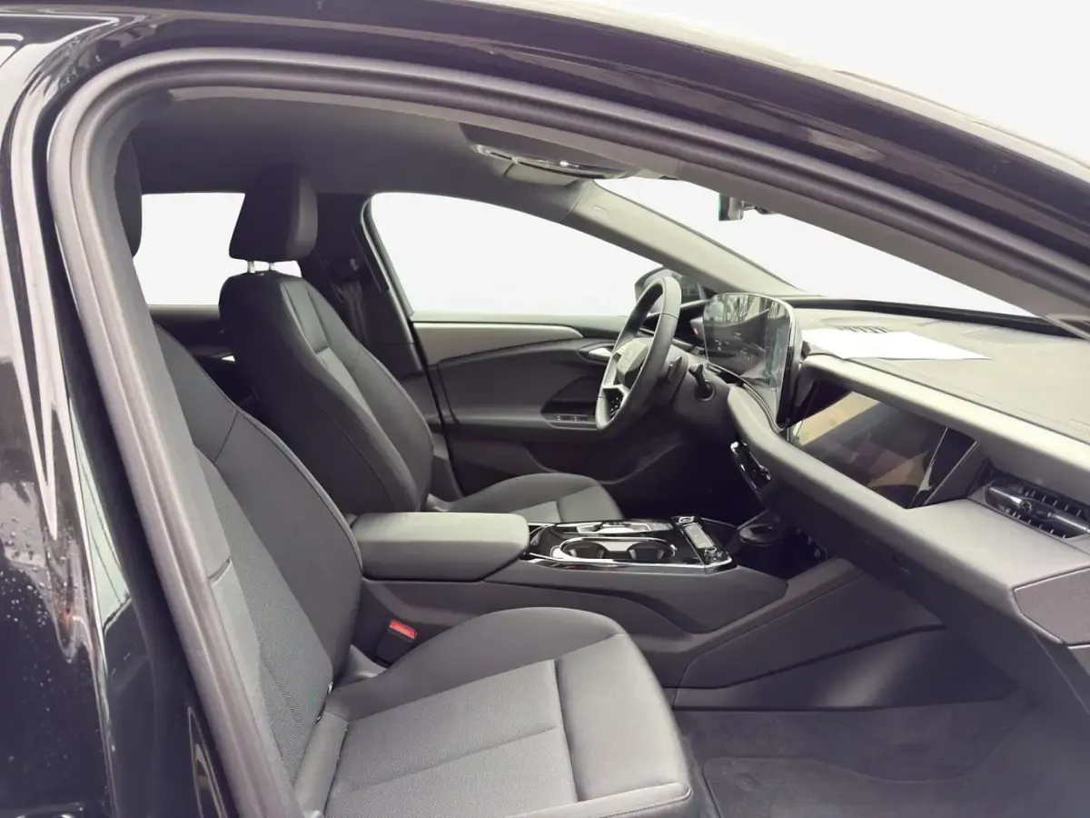 Gebraucht Audi A6 e-tron Performance 269 kW (367 PS) 2025 Mythosschwarz metallic Kombi
