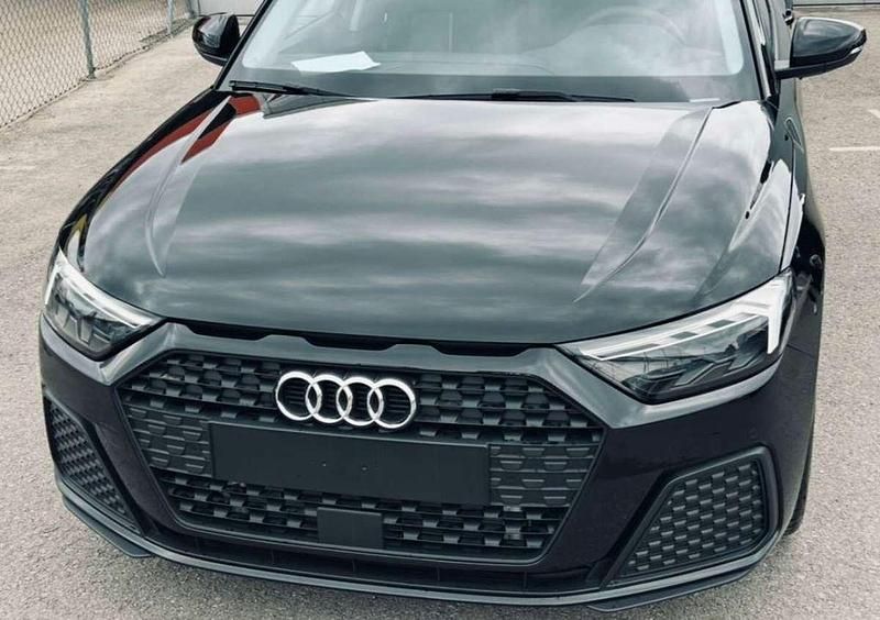 Schwarz Gebraucht 2024 Audi A1 Sportback Design Kleinwagen | 21.000 € (Superpreis) - Bild 1/4