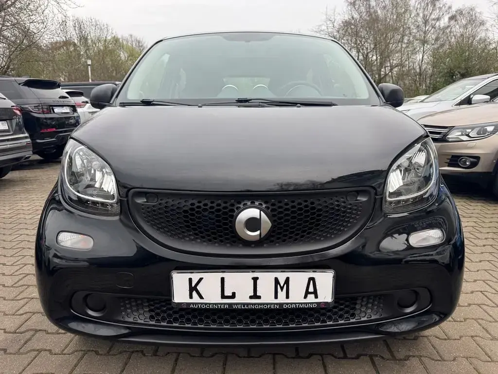 Gebraucht Smart ForFour 61 PS (44 kW) 2016 Schwarz Kleinwagen