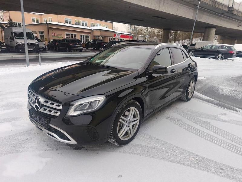 Schwarz Gebraucht 2019 Mercedes GLA220 SUV | 19.900 € (Guter Preis) - Bild 1/4