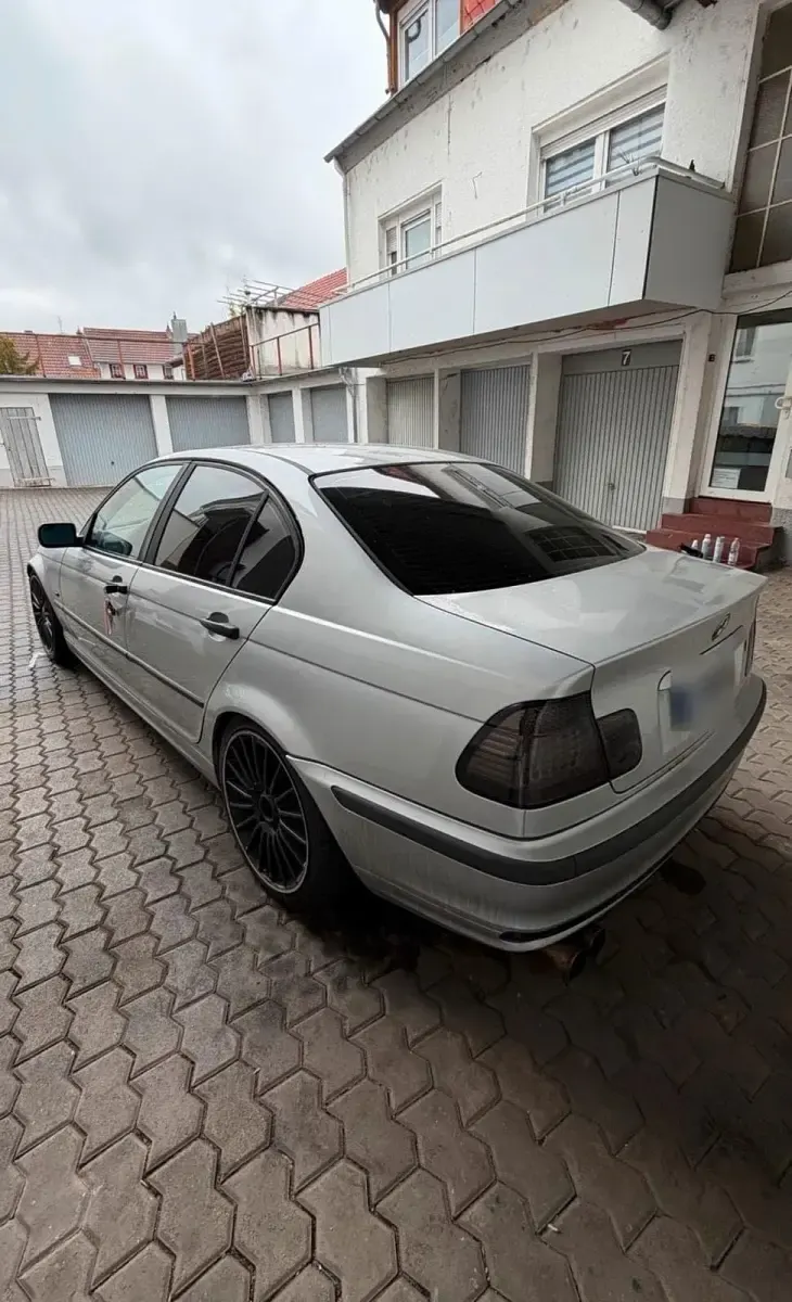 Gebraucht BMW 318 118 PS (86 kW) 1998 Limousine