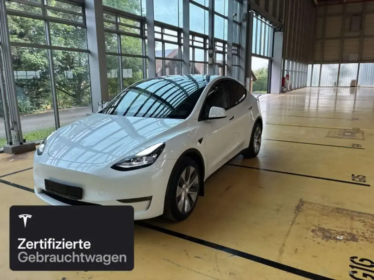 Gebraucht Tesla Model Y Long Range AWD 258 kW (351 PS) 2023 Pearl white multicoat SUV