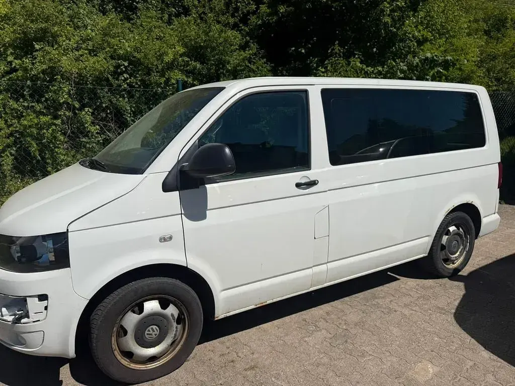 Second-hand VW T5 140 CP (102 kW) 2013 Alb Van
