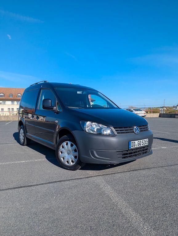 Usata VW Caddy Startline 86 CV (63 kW) 2012 Nero Monovolume
