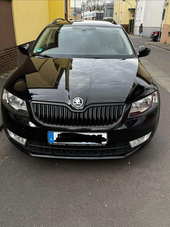 Gebraucht Skoda Octavia Ambition 150 PS (110 kW) 2014 Schwarz Kleinwagen