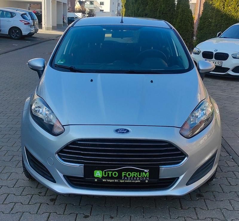 Gebraucht Ford Fiesta 95 PS (69 kW) 2013 Grau Kleinwagen