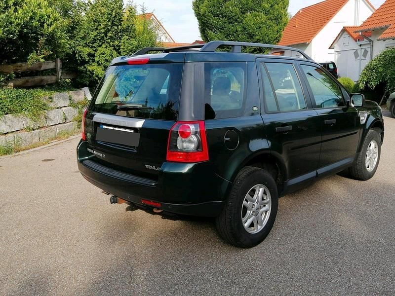 Grün Gebraucht 2010 Land Rover Freelander 2 SUV | 3.800 € (Superpreis) - Bild 1/4