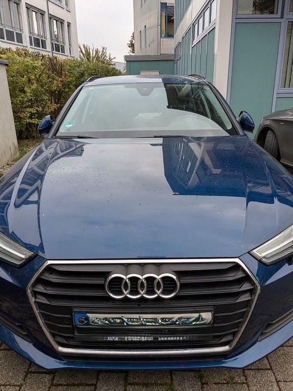 Blau Gebraucht 2017 Audi A4 Kombi | 14.500 € (Superpreis) - Bild 1/4