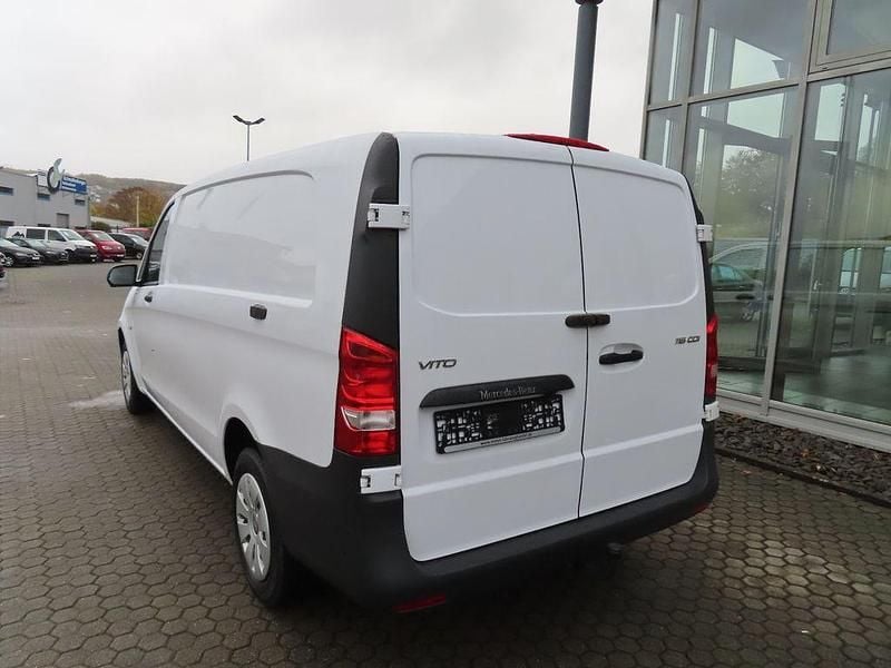 Gebraucht Mercedes Vito 163 PS (119 kW) 2023 Weiß Van