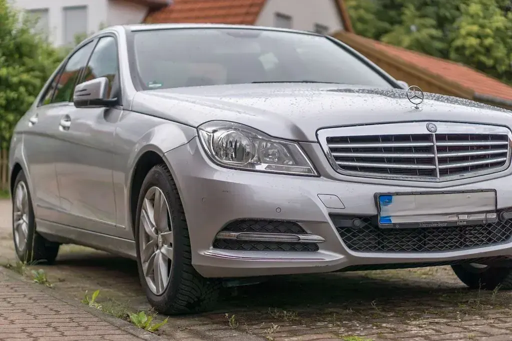 Gebraucht Mercedes 220 170 PS (125 kW) 2013 Silber Limousine