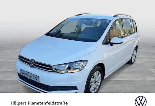 Gebraucht VW Touran Comfortline 150 PS (110 kW) 2022 Weiß Van / Kleinbus