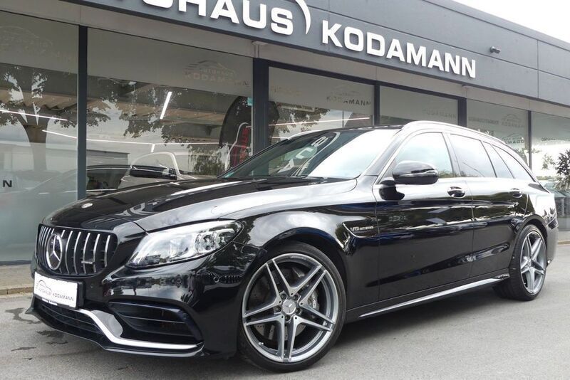 Obsidianschwarz metalliclack Gebraucht 2019 Mercedes C63 AMG AMG Kombi | 44.950 € (Fairer Preis) - Bild 1/4