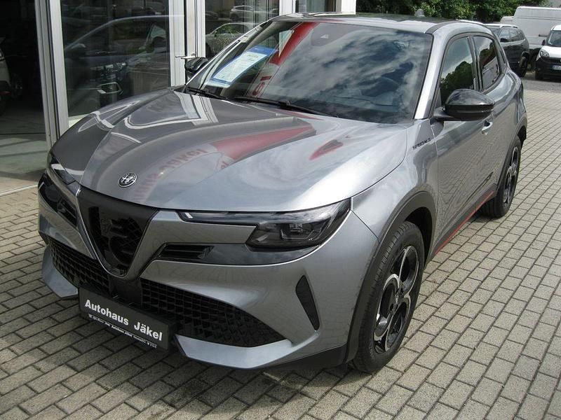 Grau Neu 2025 Alfa Romeo GT Junior Edizione Speciale SUV | 29.590 € (Fairer Preis) - Bild 1/4