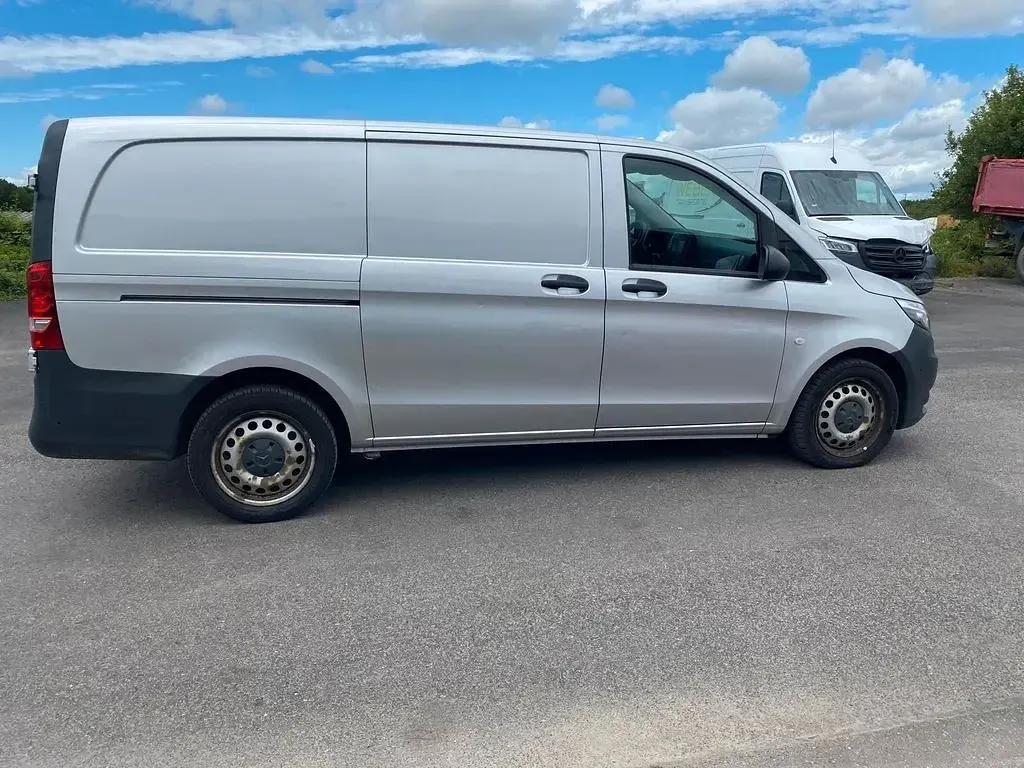 Gebraucht Mercedes Vito 136 PS (100 kW) 2020 Silber Van