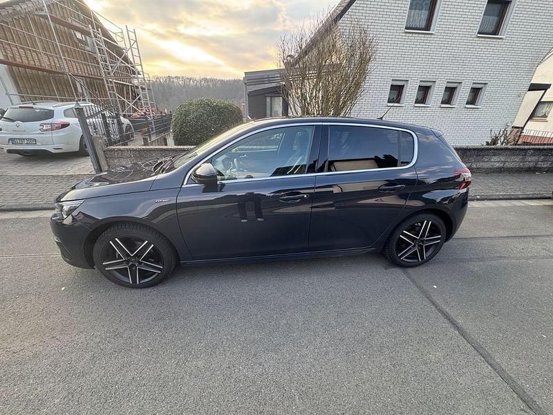 Gebraucht Peugeot 308 GT-line 131 PS (96 kW) 2019 Blau Limousine