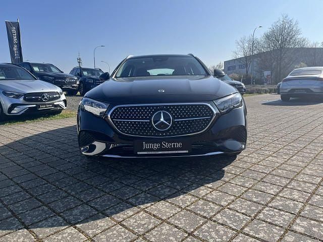 Gebraucht Mercedes E200 Avantgarde 204 PS (150 kW) 2023 Schwarz Kombi