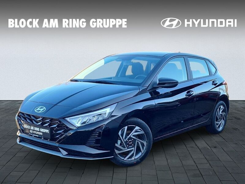 Phantom black, innenraum blac Neu 2025 Hyundai i20 Trend Limousine | 19.890 € (Superpreis) - Bild 1/4