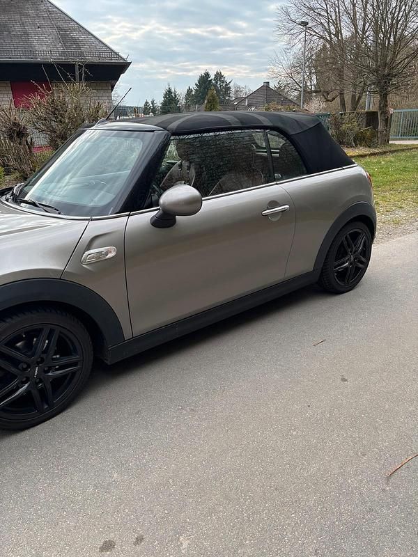 Gebraucht Mini Cooper Cabriolet 125 PS (91 kW) 2016 Grau Cabrio