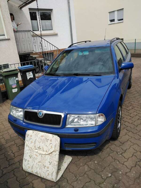 Blau Gebraucht 2003 Skoda Octavia Selection Kombi | 2.500 € (Fairer Preis) - Bild 1/4