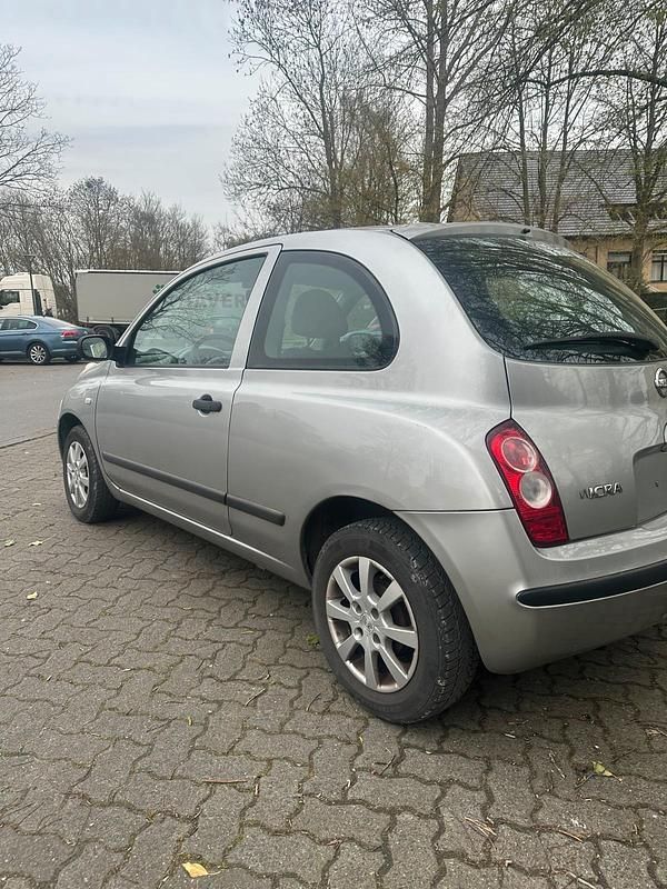 Gebraucht Nissan Micra 65 PS (47 kW) 2006 Silber Kleinwagen