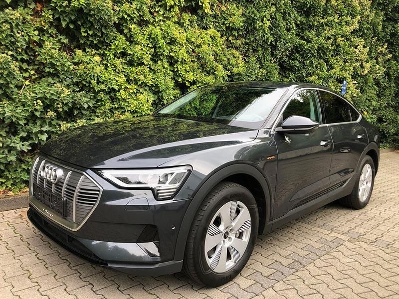 Grau Gebraucht 2021 Audi e-tron Sportback SUV | 18.999 € - Bild 1/4