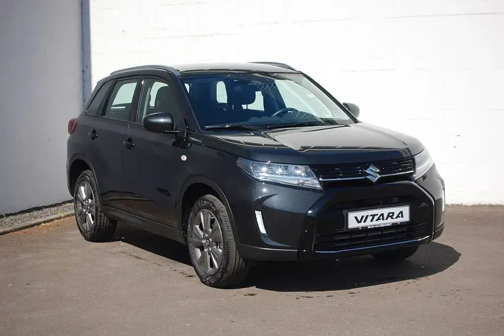 Neu Suzuki Vitara Club 110 PS (80 kW) 2026 Schwarz SUV