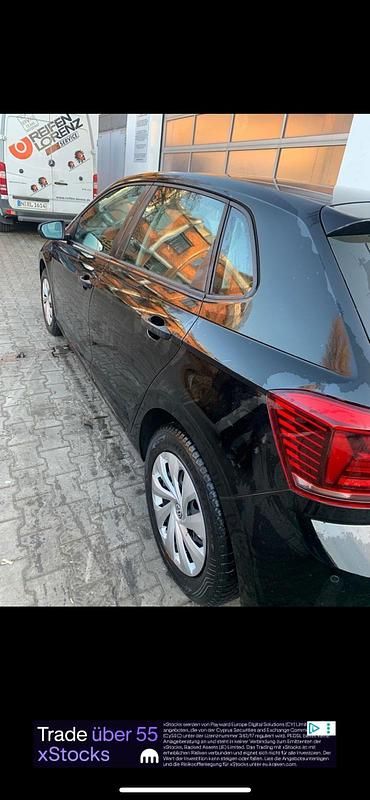 Gebraucht VW Polo 60 PS (44 kW) 2018 Schwarz Kleinwagen