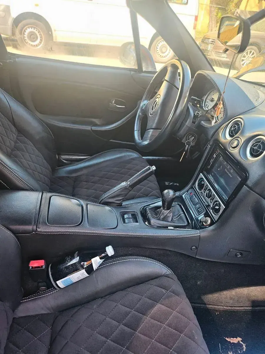 Używany Mazda MX5 110 KM (80 kW) 2004 Czarny Kabriolet